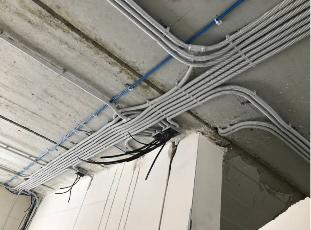 Gofra quvurda kabel trassalarini yotqizish