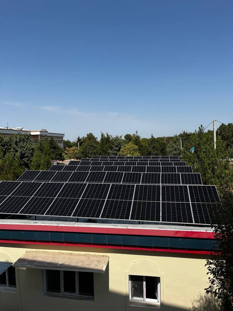 Bino tomidagi quyosh elektr stansiyasi
